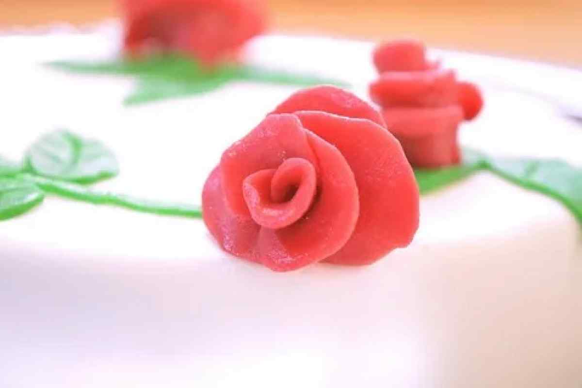 Як зробити троянди з марципану