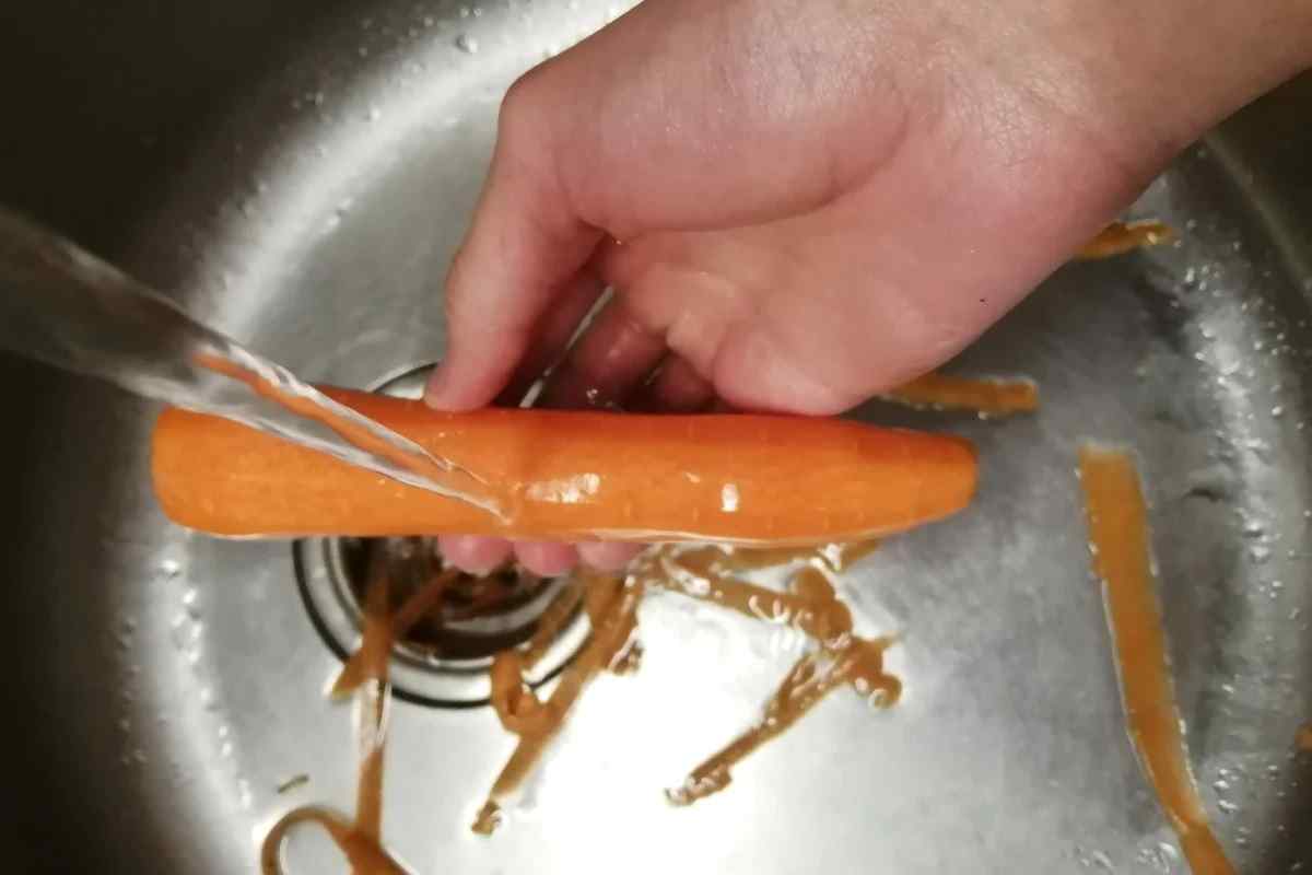 Як чистити моркву