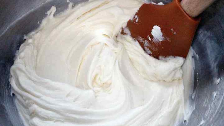 Як приготувати крем для торта