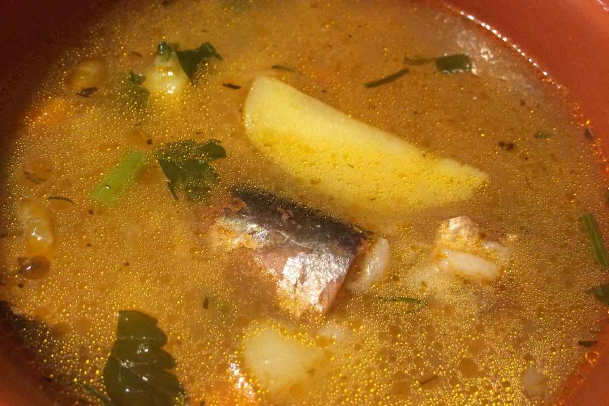 Суп з рибних консервів - швидко і просто