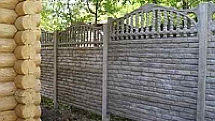 Чим фарбувати бетонний паркан