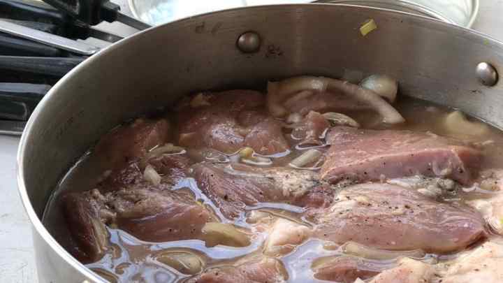 Як приготувати свинину в маринаді з яблучного оцту