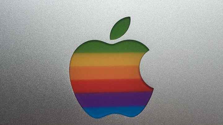 Чому у Apple знак яблука