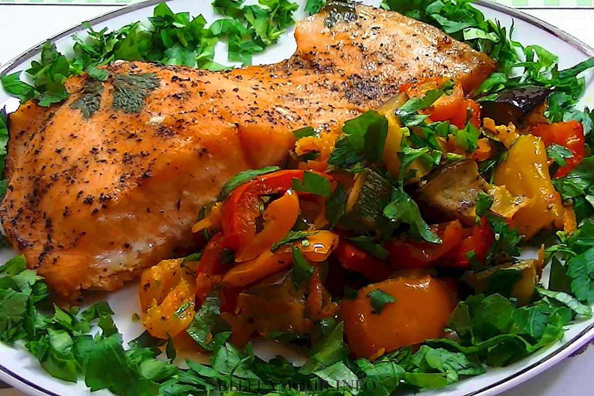 Як запекти рибу з овочами