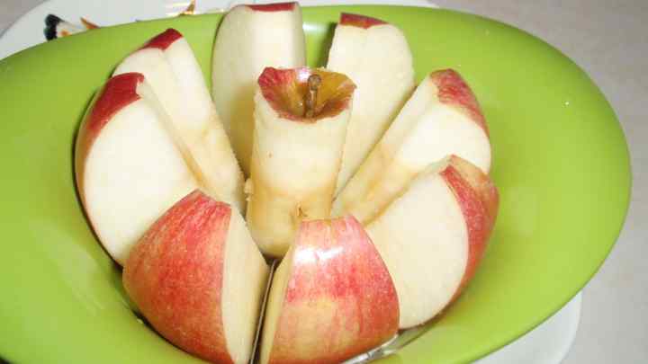 Як робити сечені яблука