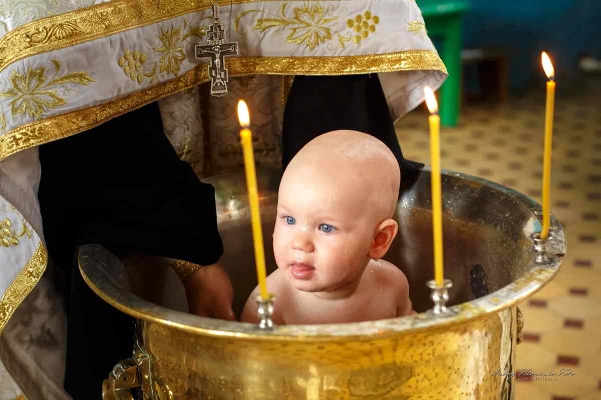 Як відзначити хрещення дитини