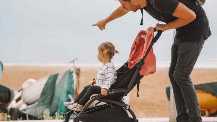 Як вибрати візок для подорожей з дитиною