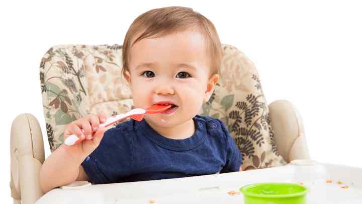 Чим годувати однорічну дитину