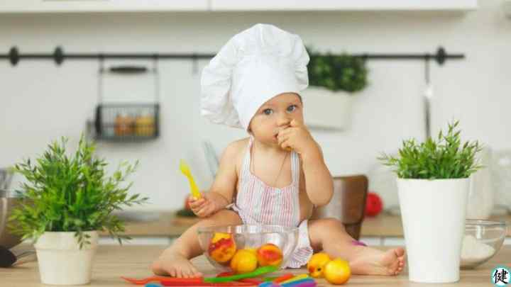 Чим годувати дитину в 7 місяців