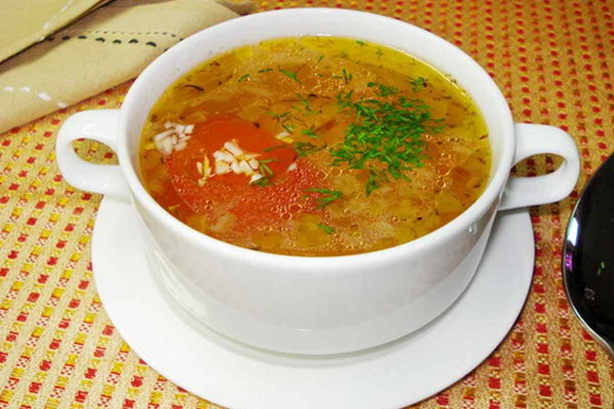 Суп на яловичому бульйоні з рисом