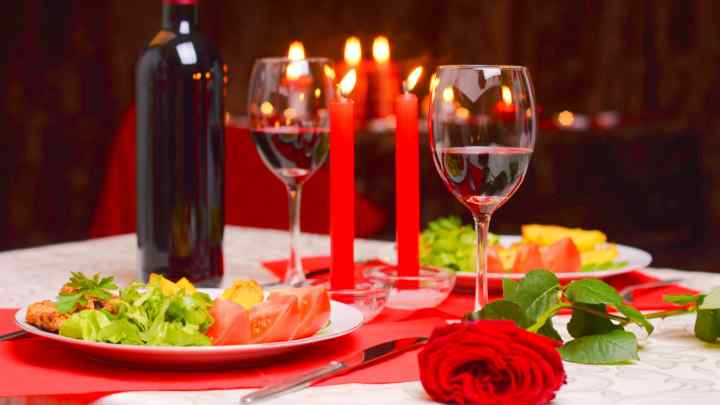 Як швидко приготувати романтичну вечерю