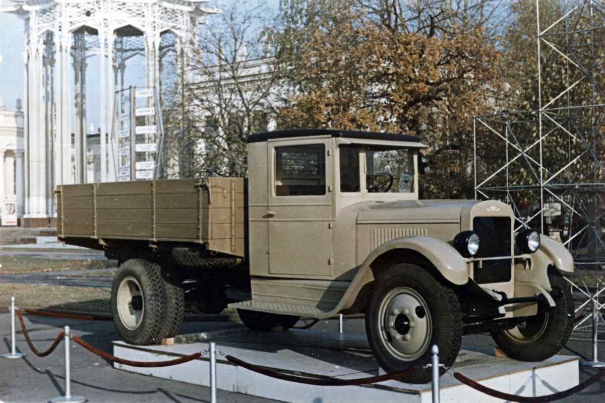5 культових радянських автомобілів, за які не соромно