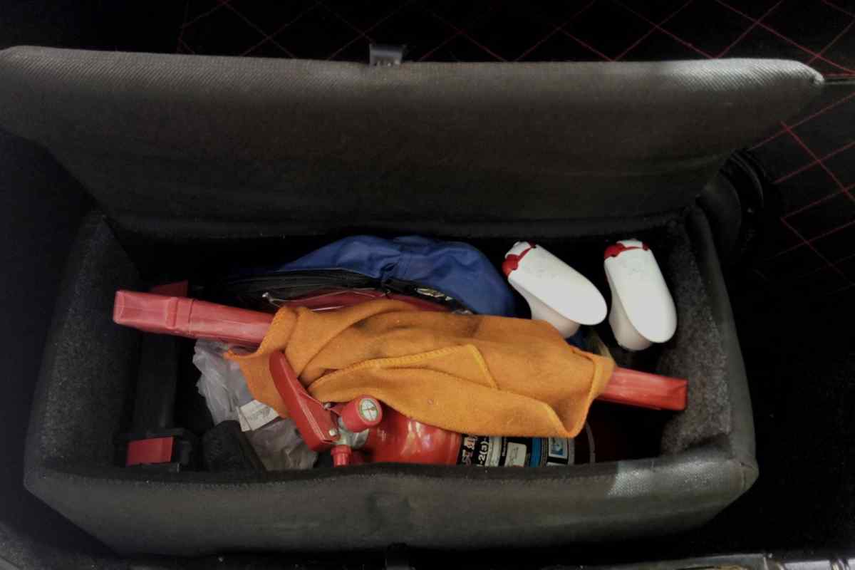 10 корисних речей, які повинні бути в багажнику автомобіля завбачливого водія