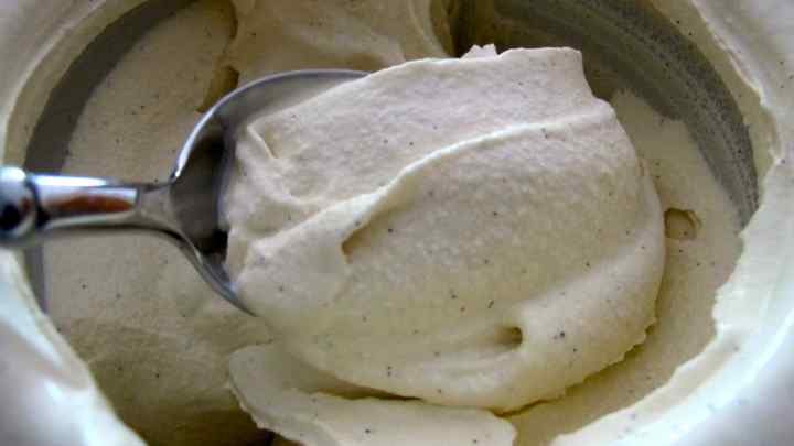 Як зробити морозиво із сухого молока