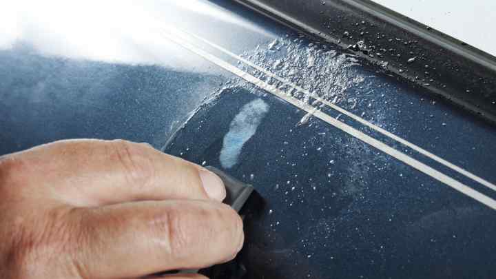 6 способів видалити подряпини з пластикових поверхонь в автомобілі