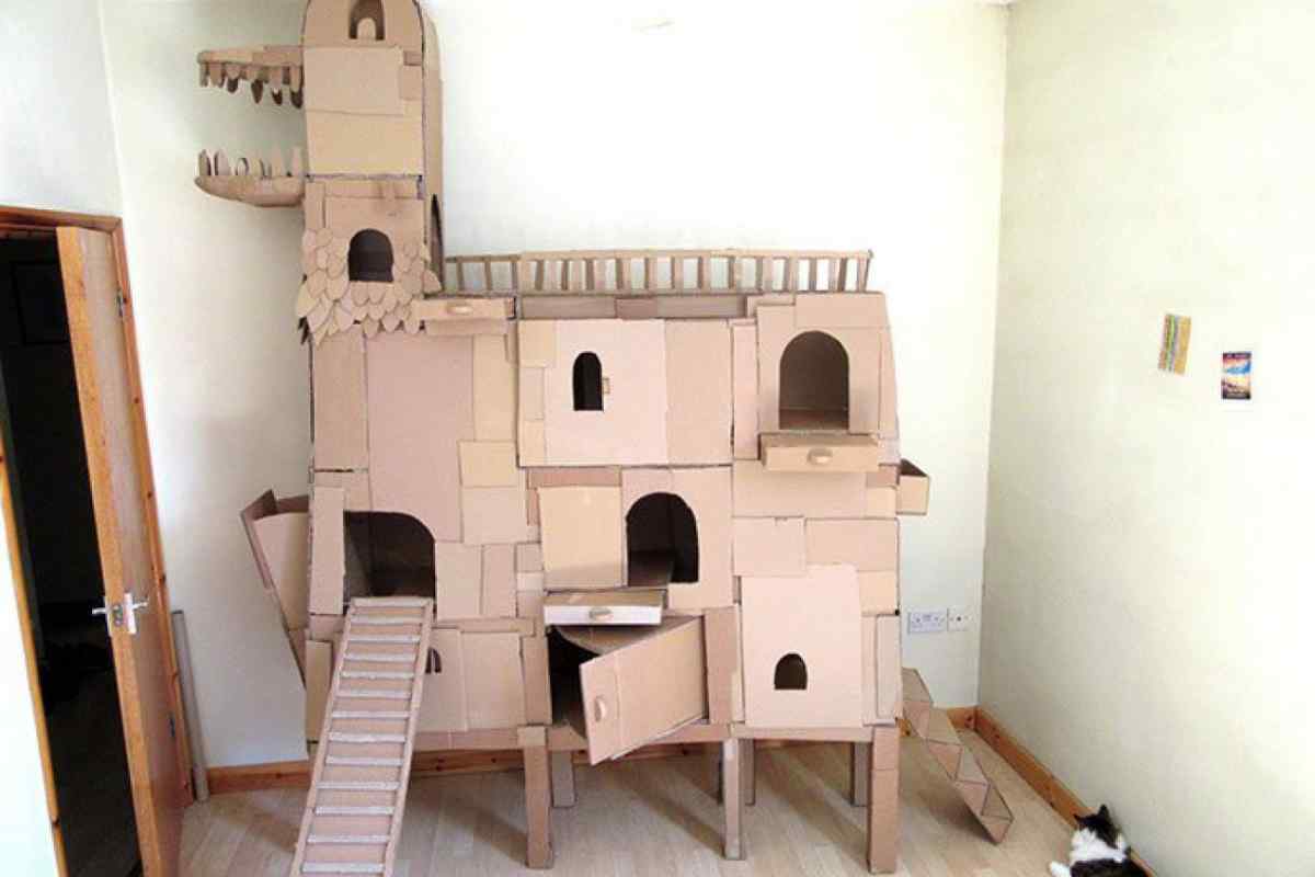 Як зробити кішці будиночок