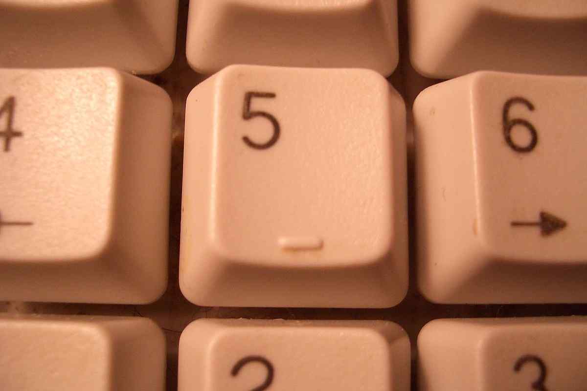 Як переспрямувати клавіші на клавіатурі