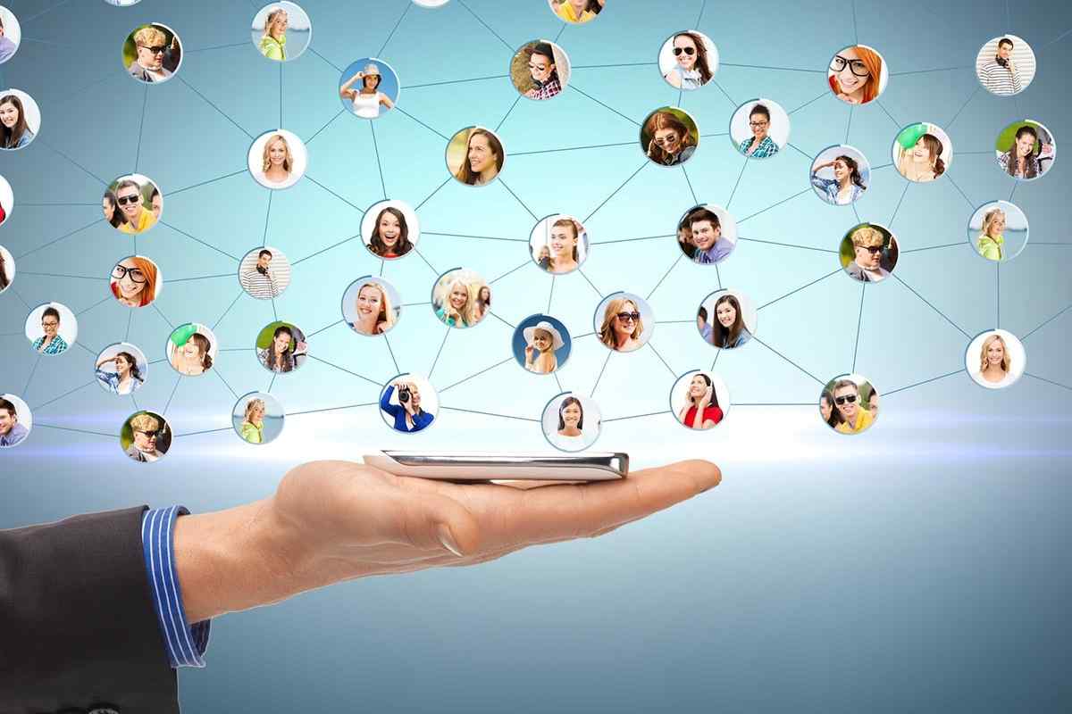 Соціальні мережі як суспільний феномен