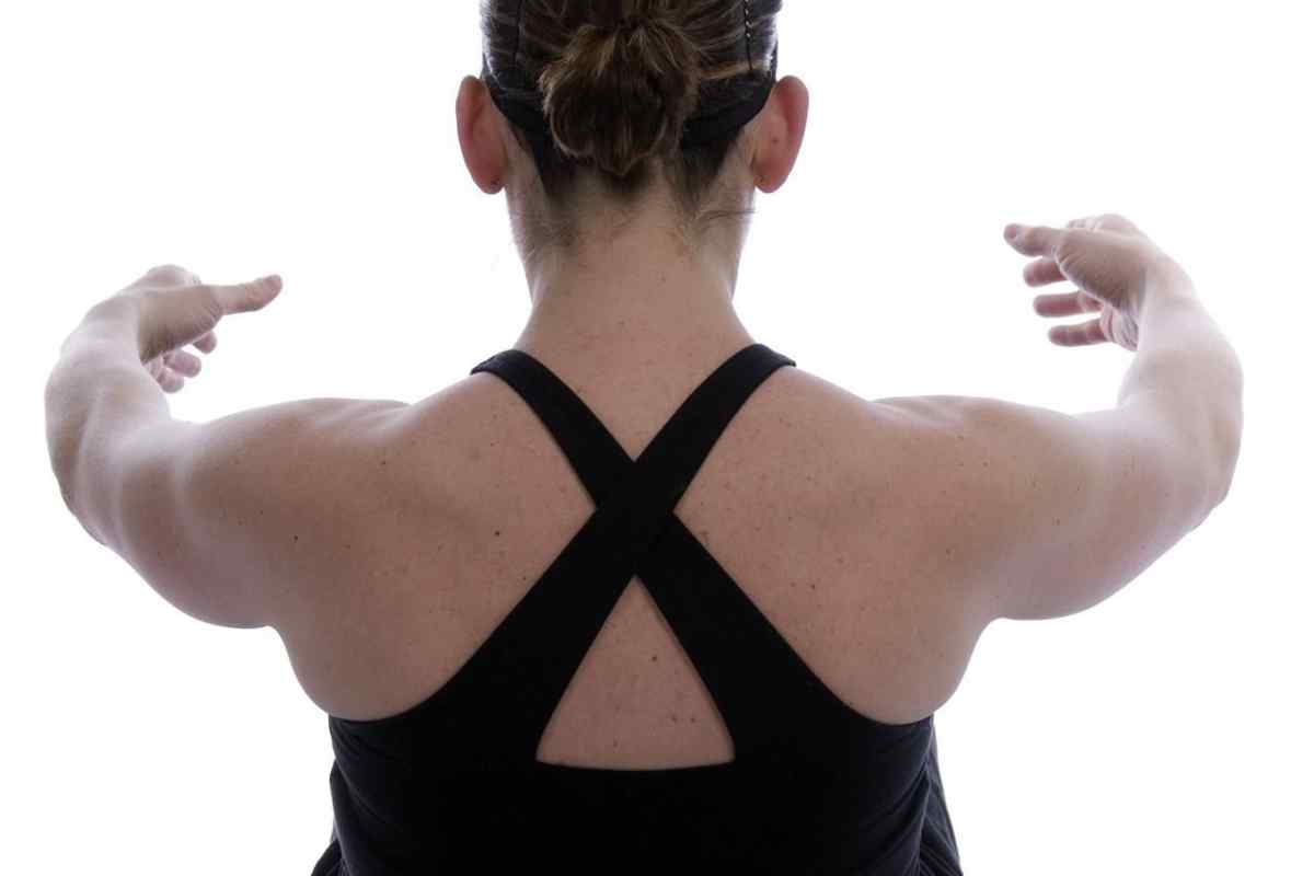 Як зміцнити плечі