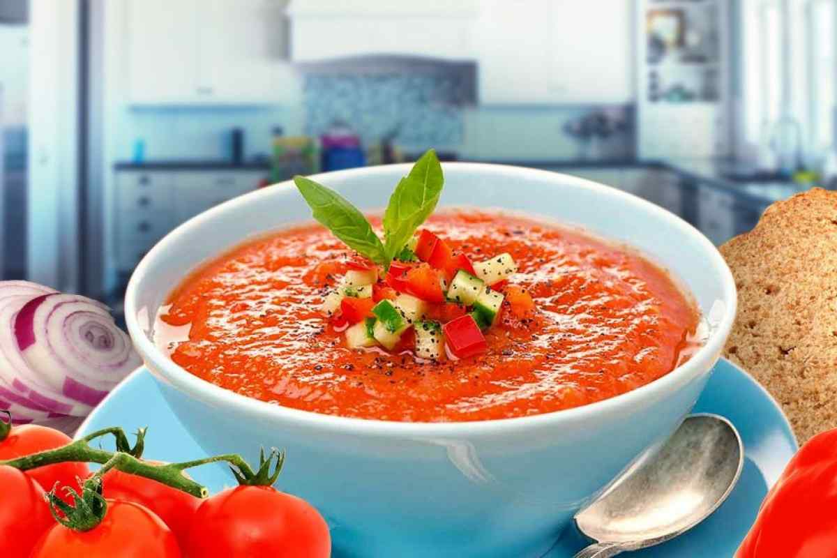 Як приготувати холодний суп з томатного соку
