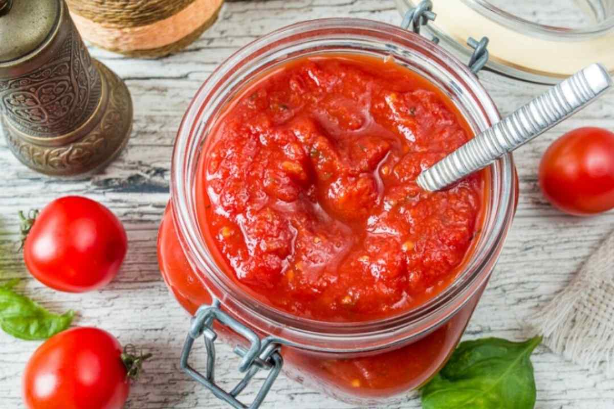 Як приготувати томатний соус на зиму