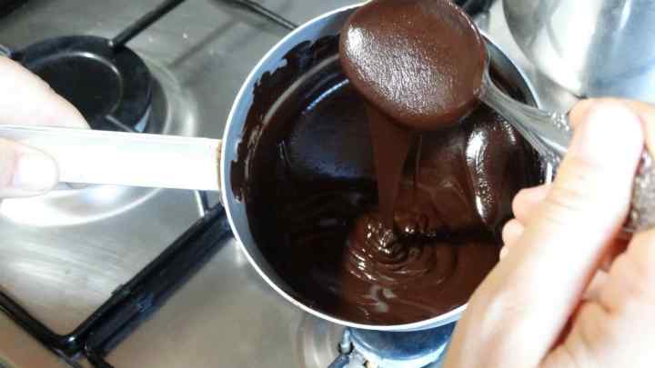 Простий рецепт приготування гарячого шоколаду