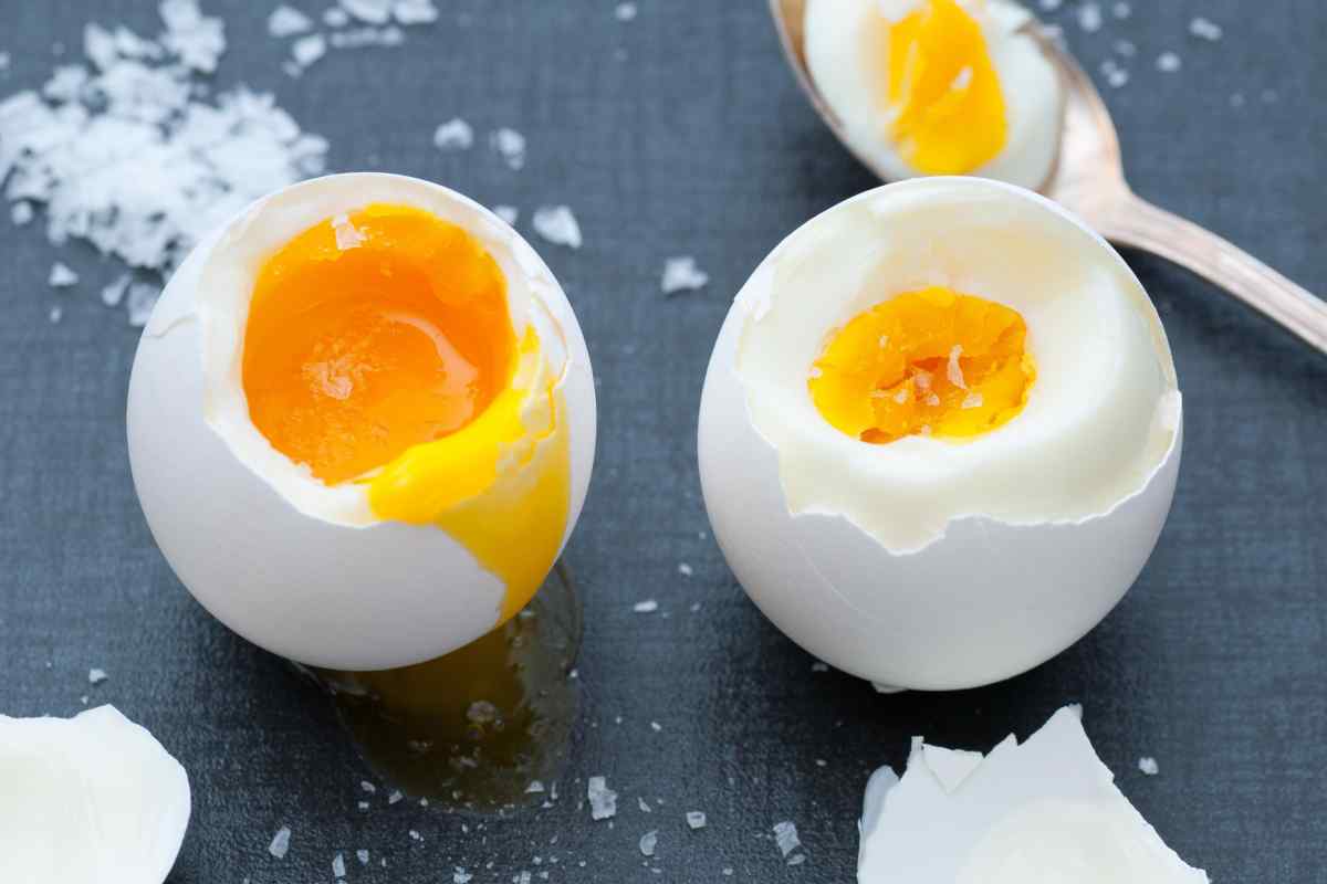 Як варити яйця всмятку