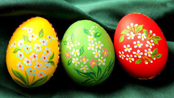 Як розфарбувати яйця