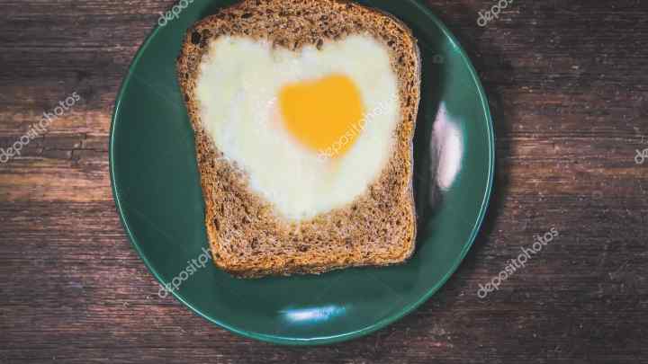 Як приготувати яєчню у формі серця