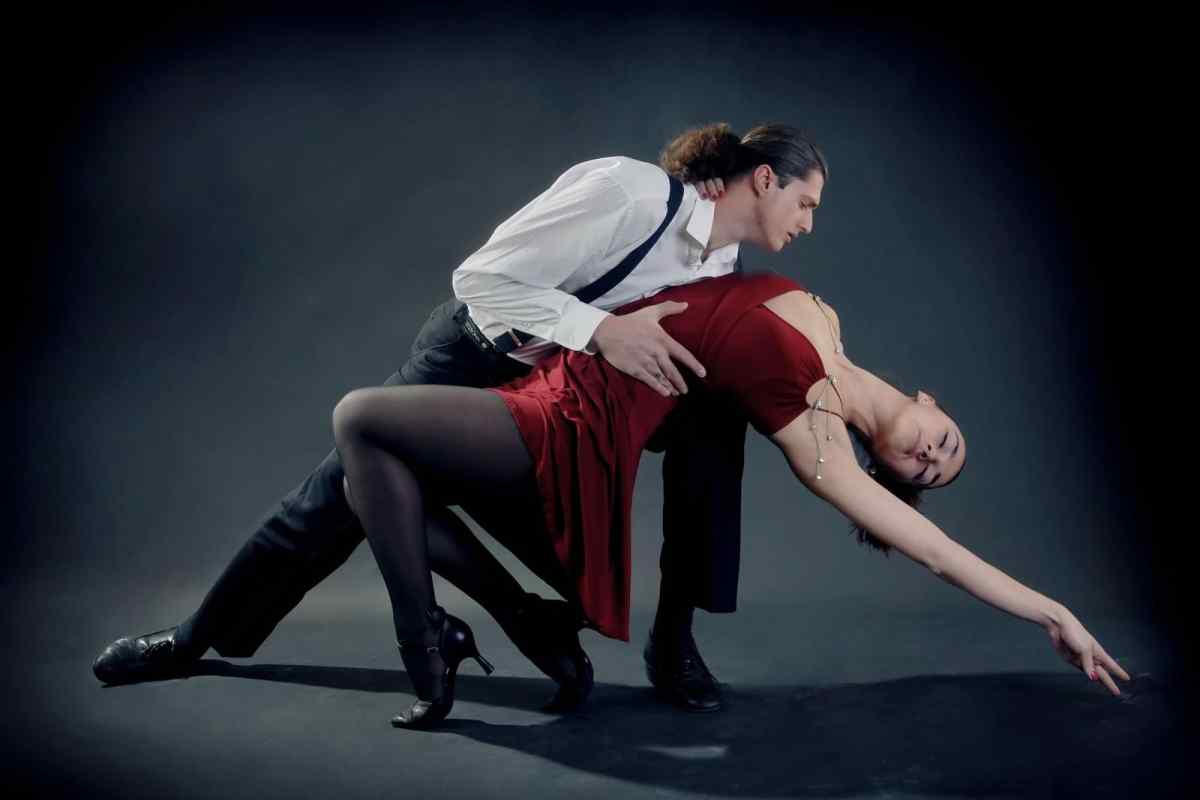 Як стати жіночніше і зводити з розуму чоловіків: секрети аргентинського танго