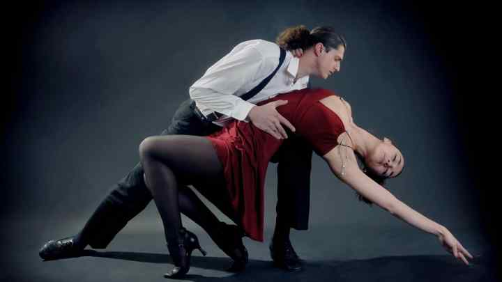 Як стати жіночніше і зводити з розуму чоловіків: секрети аргентинського танго