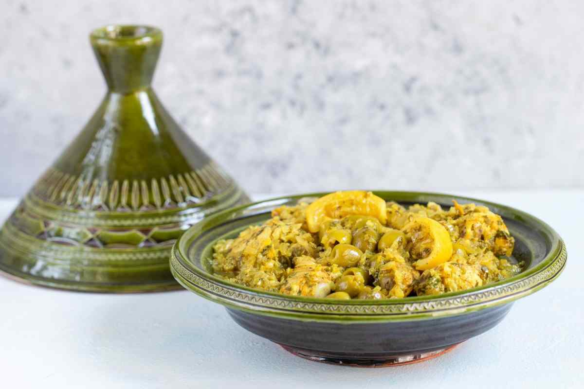Марокканська кухня: тажин з куркою, маслинами і лимонами