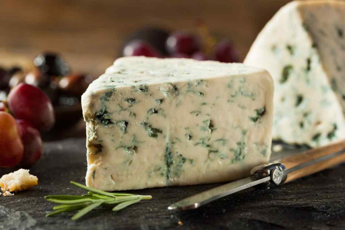 Домашнє сироробство і рецепт ароматного стилтона - сиру з блакитною цвіллю. Частина II