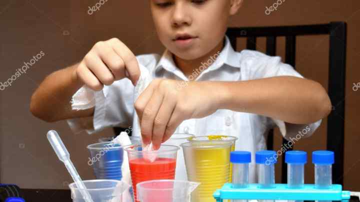 Юним хімікам: безпечні експерименти в домашніх умовах