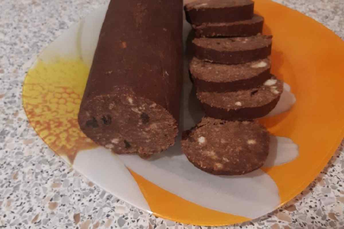 Шоколадна ковбаса з печива: покроковий рецепт