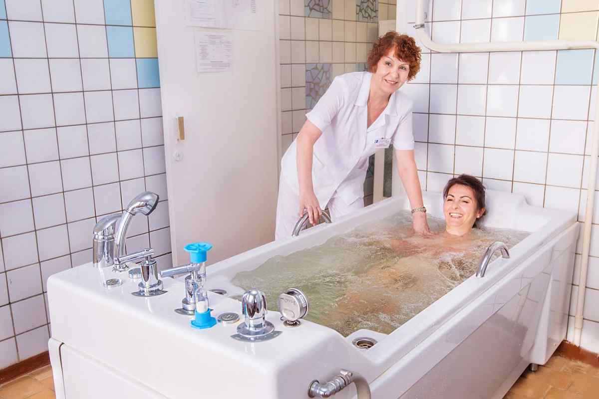 Санаторний відпочинок у домашніх умовах: як зробити цілющу ванну