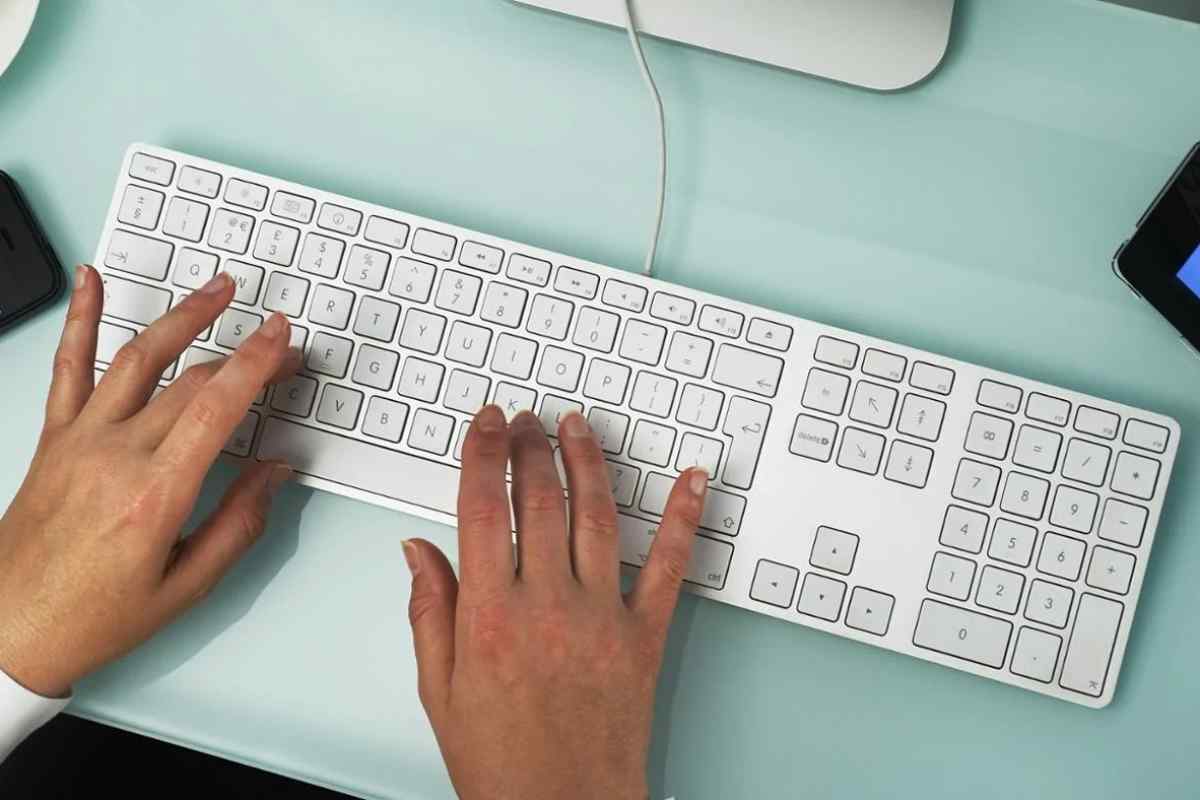 Як навчитися користуватися клавіатурою