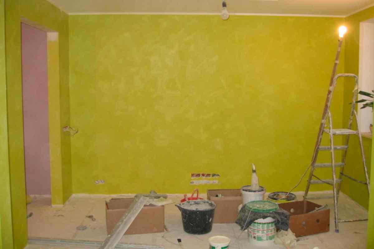 Як і чим найкраще пофарбувати стіни