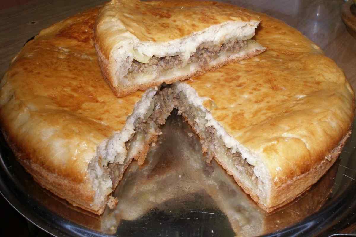 Як приготувати швидкий пиріг з м 'ясом і картоплею