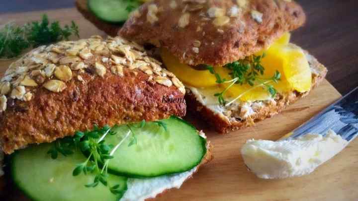 Смачні сніданки: рецепти незвичайних бутербродів