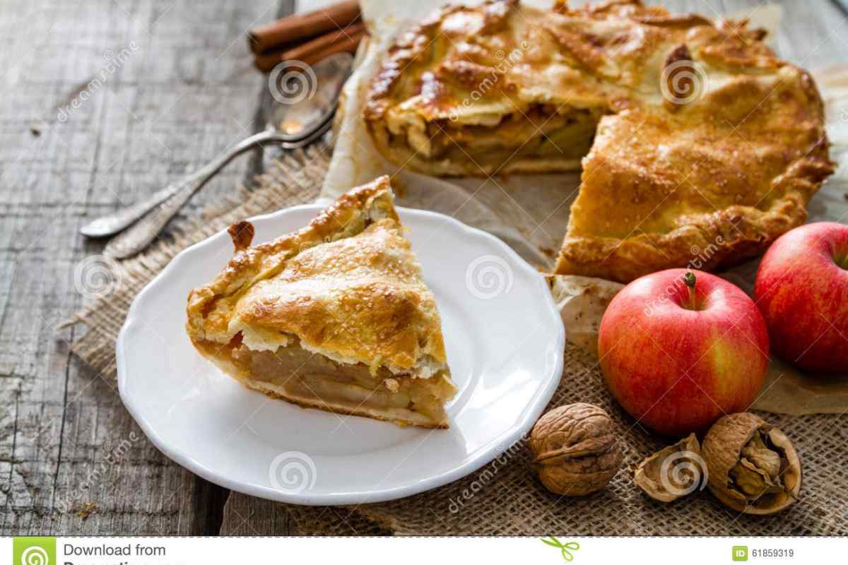 Сільський яблучний пиріг