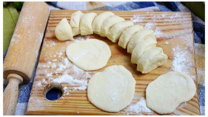 Як зробити пельменне тісто