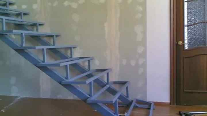 Металеві сходи: види, виготовлення, монтаж