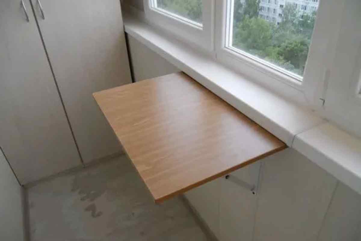 Відкидний столик для балкона: особливості та переваги