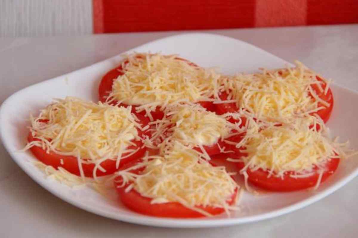 Як приготувати курку з помідорами