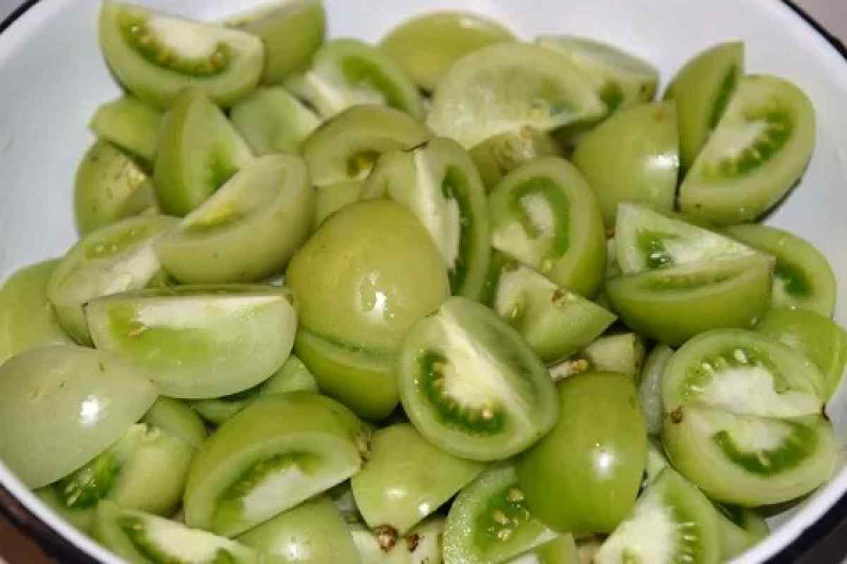 Швидкі зелені помідори грузинською