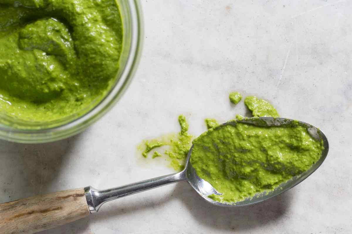 Як приготувати смачний зелений соус?