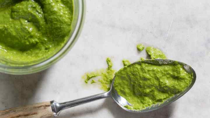Як приготувати смачний зелений соус?