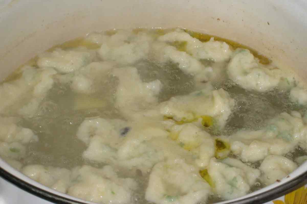 Як приготувати суп з клецками в мультиварку