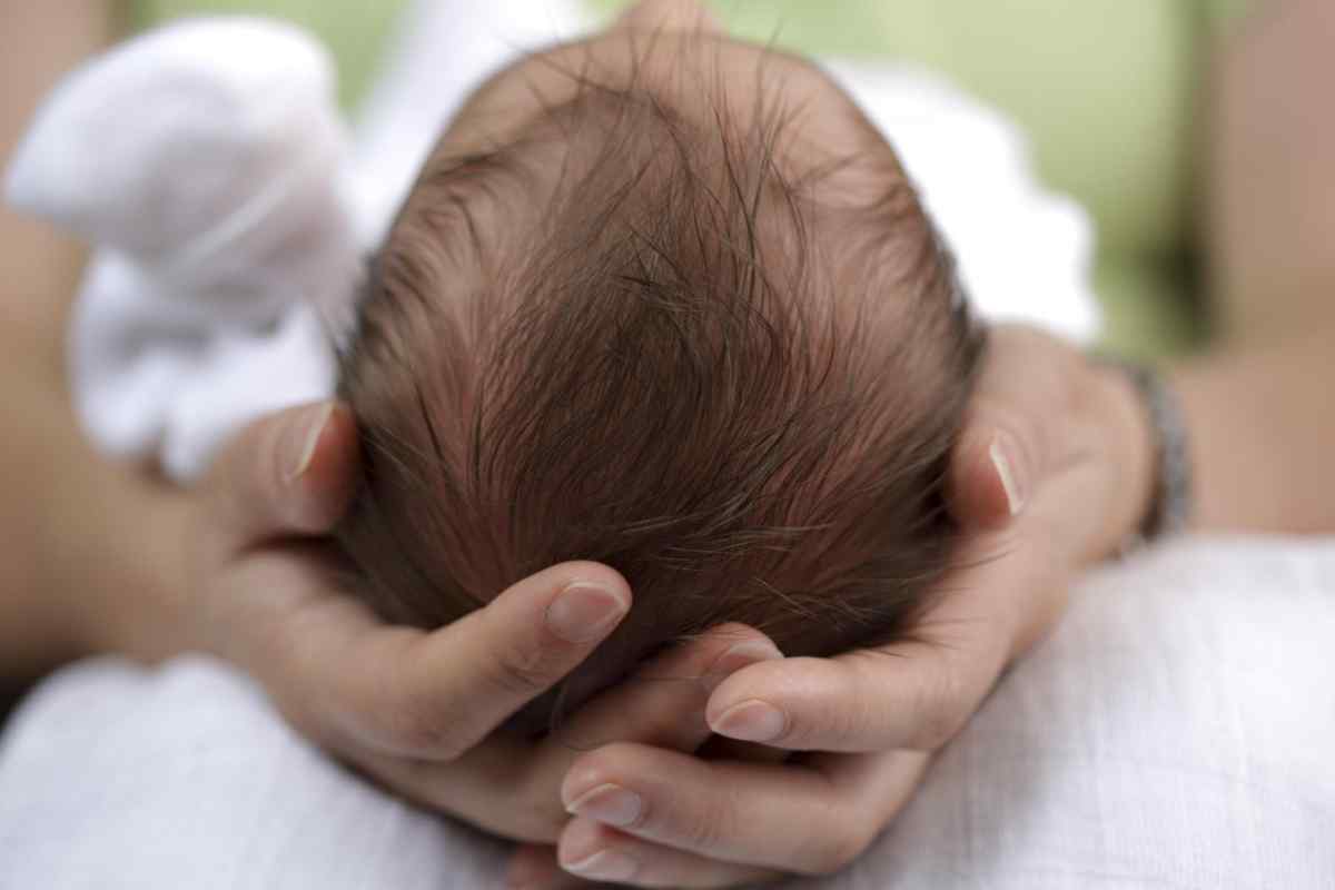 Кефалогематома у новонародженого на голові: причини та лікування